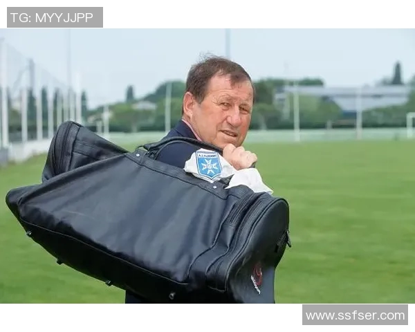 盘点足坛巨星球衣号码背后的传奇故事与荣耀传承